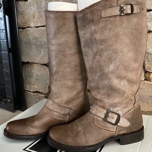 Frye boots in rare distressed gray color. Barely worn. A few scuffs on toe